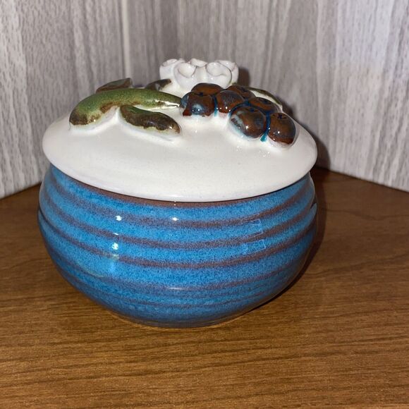 Vintage RACKLIFFE Pottery Blue Hill Maine Blueberry Jelly Dish And Lid - Picture 3 of 14